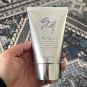 Monat Blow out Cream